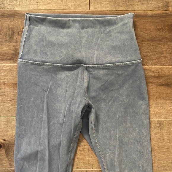 Lululemon High Rise Wunder Under Leggings - Picture 4 of 4